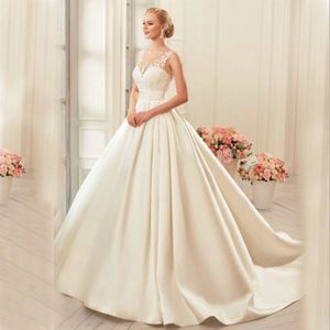 Lace Wedding Jurken 2022 Sweetheart baljurken Sparkly Crystal Sexy Backless Cathedral Long Train Plus Size Bridal Ghows Luxe