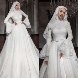 Mariage en dentelle Musulman High Collar Bridal Robes Appliques en satin Satin Long Sanves A Line Bow Bride Robes Fabriqué sur mesure