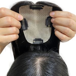 Pelucas de encaje 8x12 cm Base de piel de seda Topper Mujeres Toupee Pieza de cabello humano virgen chino con 4 clips en el cuero cabelludo natural Superposición superior Partida libre 231025