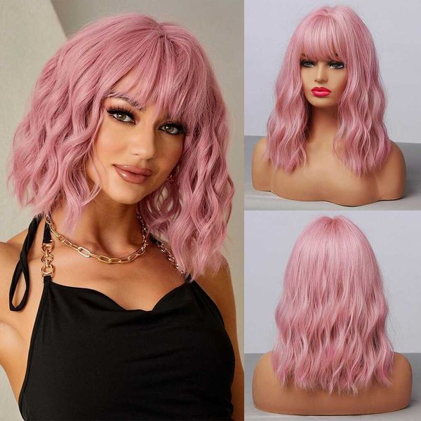 Pelucas de encaje HAIRCUBE Peluca sintética ondulada con flequillo Bob corto Pelucas rosadas Rizado Ondulado Hombro Longitud Cosplay Peluca Peluca colorida diaria Z0613