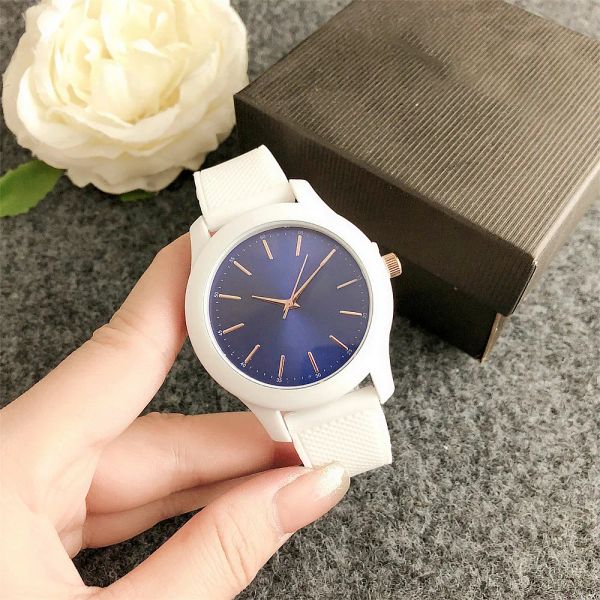 Lacos Moda Reloj de pulsera de marca completa Hombres Mujeres Estilo cocodrilo Lujo con logotipo Banda de silicona Reloj de cuarzo dropshipping Envío gratis al por mayor