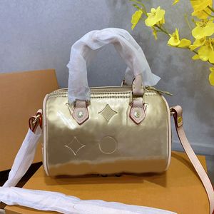 Sac d'oreiller en cuir laquer Sac à bandoulière Crossbody Sac Femmes Sac fourre-tout Sac d'embrayage Fashion Lettre imprime