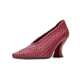 Mesdames 2024 Femmes Mouton Vraie Vraie en cuir Chaussures Chaussures chaton Sandales Summer Square Toe Teave Treau à tiron Mariage sexy Slip-on 3 Col B89