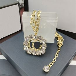 Dames grote diamant klassieke brief ketting met doos europa amerika stijl sieraden prachtige charme hanger kettingen party gift chain