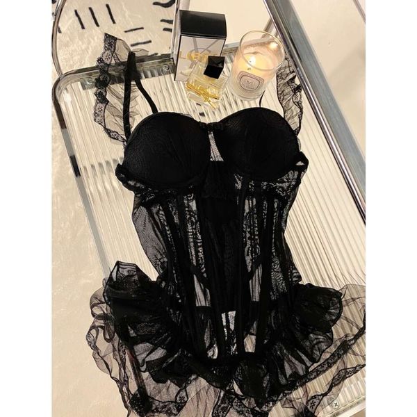 La lingerie sexy façonnant le corps du cygne noir pour femme présente des sous-vêtements chaussettes de style designer, des sous-vêtements de haute qualité, un costume serré.