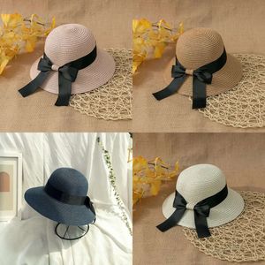 Dames bowknot paille pliable protection solaire chapeaux de plage de plage élégant caps de vacances en ruban pour femmes et filles