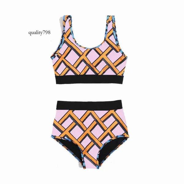 Mesdames Burberies Designers Burbreries Beach Bikinis Nouveau Costume Vêtements Pour Femmes Ensemble Sexy Bain Clair Mode Sangle Forme Maillots De Bain Été 7268 37