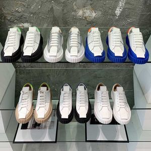 Dames chaussures blanches décontractées marque de luxe baskets basses tops designers printemps et automne classiques de la mode chaussures plates confortables de haute qualité