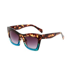 Señoras Cat Eye Gafas de sol Lentes planas Diseñadores Gafas de sol para mujer Protección Uv Gafas cuadradas con caja