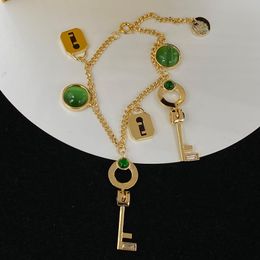 Damesketen Goud Bracelet Emerald Vintage 18K Gold vergulde sleutel Key Gepersonaliseerde koperen bedelarmband Prachtige luxe sieraden