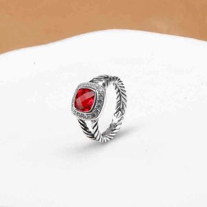 Dames designer bandring vrouw mode-sieraden Twisted bruiloft luxe ringen zilver voor klassieke ingelegde rode granaat zirkoon verlovingsverjaardag