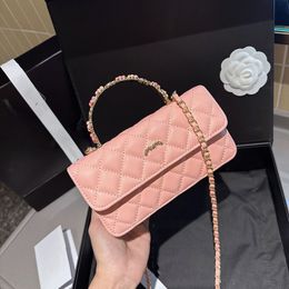 Bolso de tocador clásico con mini solapa de diseñador para mujer, bolso de mano con asa superior metálica de camelia, herrajes de metal dorado, cadena Matelasse, bolso cruzado para hombro, estuche para cosméticos a presión 19cm