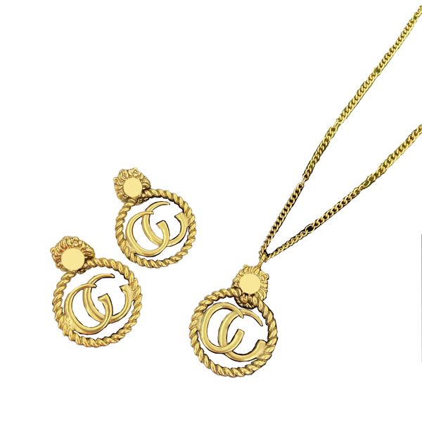 Dames Designer Collier Boucles D'oreilles En Métal Vintage Simple Coiffe Chic Chaîne Élégante Gouttes Partie Jewerl Paquet Avec Boîte