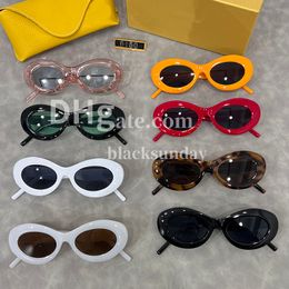 Dames Designers Lunettes de soleil Boîtes à cadeaux Orange Gift Box Fashion Luxury Luxurres Lunettes de soleil Eyewear à vent 100% UV Mirorement Lens