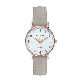 Reloj Retro luminoso con tachuelas de diamantes para mujer, reloj de cuarzo con correa, relojes para mujer 240109