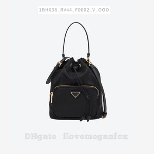 Bolso bombonera Duet Re-Nylon de nailon reciclado para mujer Bolsos de moda con cordón Negro número de artículo: 1BH038_RV44_F0002_V_UOO