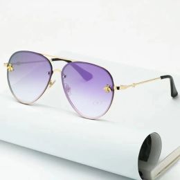 Lunettes de créateurs de mode pour femmes lunettes de soleil de haute qualité pour femmes ornementales Adumbral style européen lunettes de soleil anti-UV surdimensionnées