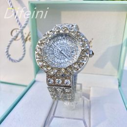 Dames Hiphop plein diamant montre cadran en cristal diamant montre britannique personnalité de la mode Ultra Flash femmes Moissanite montre-bracelet