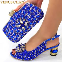Dames chaussures et sacs en cuir italien set chaussure de couleur de couleur bleue avec sac assorti ensemble chaussures et sacs nigérians ensemble pour la fête 240409