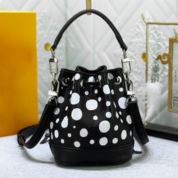 Ladies Luxury Tote Bag Drawstring Diseñador Crossbody Mini Bucket Bag Fashion Casual Genuine Leather Handbag Landet Bolsan Bag Fashion Fashion Corean