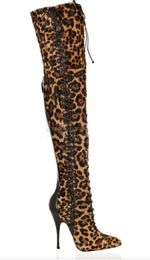 Bottes de gladiateur en daim léopard à bout pointu pour femmes, chaussures longues au dessus du genou, talon fin, cuissardes à lacets, chaussures de Club