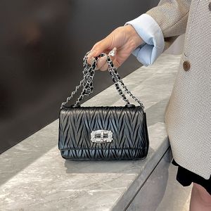 Sacs à bandoulière pour dames 5 couleurs petit et mignon sac à chaîne rayé flip sacs à main en cuir souple tendance de la rue sac à dos de mode de couleur unie petit sac à main en diamant frais 4062 #