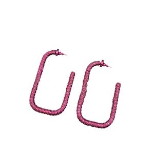 Boucles d'oreilles élégantes pour dames Boucles d'oreilles en or avec charme chic Boucles d'oreilles Designer Bijoux simples Bijoux creux Coiffe avec boîte