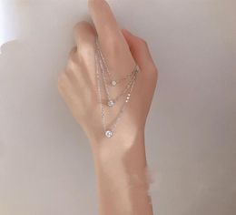 Señoras moda de verano espectáculo simple temperamento arte noble collar colgante de diamantes fácil de combinar collar de clavícula para enviar girlfri3566579