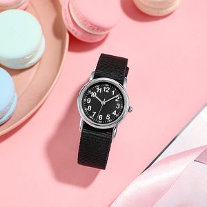 Dameshorloge Lederen band Quartz Kids Horloges Zweetvaste Nylon Strap Japan Beweging Simple Style Sports Horloge Makkelijk te lezen