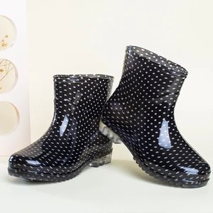 Dames waterdicht en antislip keukenwerk rubberen schoenen Modieus PVC-materiaal Regenlaarzen met korte buis Waterdicht 231226