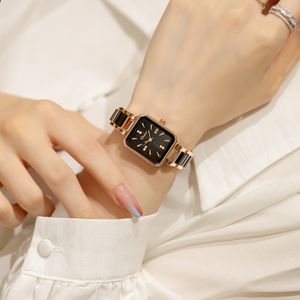 Montre-bracelet pour femme montres de luxe fermoir magnétique et bracelet en strass AAA avec bracelet en quartz couleur