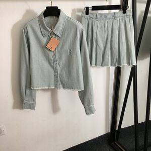 Lady Casual Shirt Kirts Classic Letters Jacquard Tracksuits Couche T-shirts Robe Sky Bleu Jean Skirts Suck