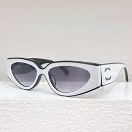 Lady Cat Eye Farty Gafas de sol diseñador Nylon White Cat Ojos de gato grande Partido informal de gafas de sol con caja