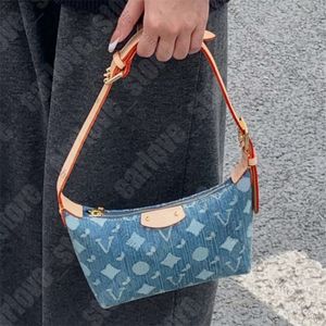 Lady Denim Hobo Handbags Designer Blue Jeans Sac à bandoulière vintage Femme Designers Luxurys V Denim Bento Bag Small Tote Handsbag