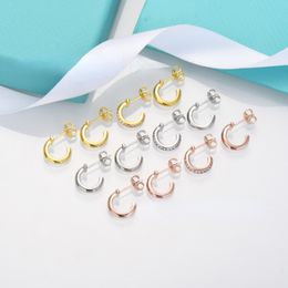 Lady Designer Studs oorbellen 925 Zilveren naald semi-diamond gladde oorbellen wit koper vergulde 18k gouden pruimen