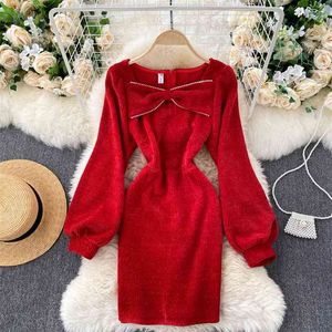 Lady Fashion Package Hip Dress Mujer Otoño e Invierno Retro Beaded Bow Hollow Square Collar Slim manga larga Vestidos Q491 210527