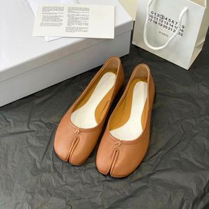 Lady Maisons Luxe Designer Damesjurk Casual met doos Run schoenen Tabi Loafer Sheepskin Hike Sneaker Margiela Trainer Ballet Nieuwe stijl Slipper Men MM6 Sandaal