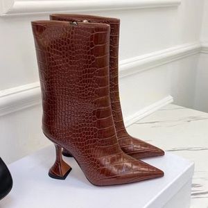 Lady New Style Women Botas de tobillo Patente de piel de oveja Moda de cuero tacones altos Booties de dedo del pie