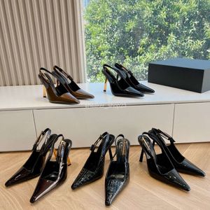 Lady Pump Saiint Lourent Designer de chaussures à talons hauts 24 Nouveaux chaussures de diamant d'eau à tête carrée Boucle de ceinture Sandales à tête de fer en métal Parc Même style Mince Femmes