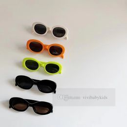 Senhora estilo meninas carta applique óculos de sol desinger crianças óculos de armação redonda uv 400 óculos de proteção para crianças óculos de sol de praia z5971