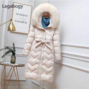 Lagabogy hiver à capuche longue doudoune femmes 90% blanc duvet de canard manteau femme mince chaud Parkas vraie fourrure Outwears 211108