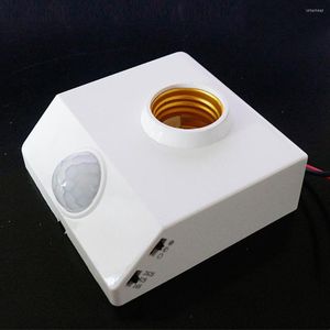 Supports de lampe PIR Motion Sensor Switch E27 Support intelligent avec bouton de retard de luminosité connecté aux lampes à incandescence Économie d'énergie