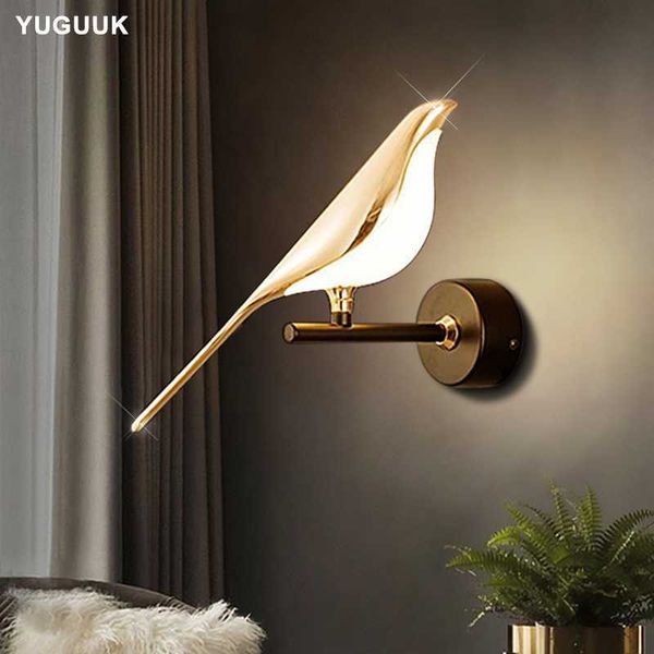 Lámparas nórdicas LED Golden Bird Parlor Bar Luz colgante Novedad Lámpara de pared giratoria Dormitorio Mesita de noche Aplique de interiorHKD230701