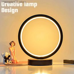 Lampes Shades Creative Chambre Lampe de Table de Chevet Nordique Minimaliste Moderne Veilleuse Sommeil Circulaire LED Lampe de Table Bureau Lampe Décorative L240311