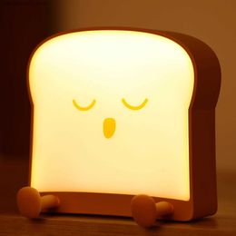 Lampen tinten schattige nachtlicht cartoon toast brood led licht mobiele telefoon standaard slaapkamer bedmachebieding usb lading light childrens verjaardagscadeau nieuw Q240416