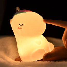 Lampenkappen LED-nachtlampje Cartoon Eenhoorn Siliconen kloppend licht Sfeerlampen voor slaapkamer Beddecoratie voor kinderen Kinderen Babycadeau 231019