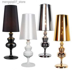 Lampes Abat-jour Lampe de table LED moderne Italie Defender Guard Lampe de table Or Argent Lampe de lecture de chevet Lampe de salon pour luminaires de chambre L240311