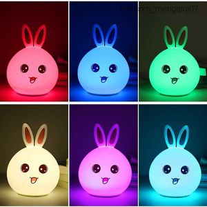 Lampenkappen Nachtverlichting LED Cartoon Kleurrijk Siliconen Konijn Licht zacht USB Oplaadbare lampen Kids Baby Bedlampje Cadeau Verlichting Voor Kinderen Vriend Z230805
