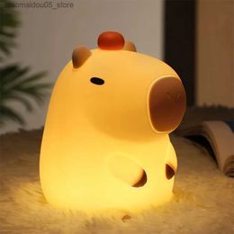 Lámparas de lámparas Silicone Capybara Night Light Portable USB Carga de control de toque de animal con función cronometrada para la decoración del dormitorio del hogar Q240416