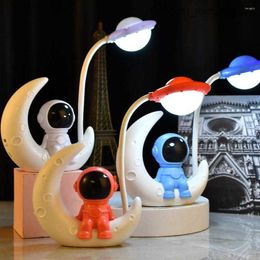 Lampenkappen Tafellampen Creatieve Astronaut Maan Nachtlampje Kinderen USB Oplaadbare LED Spaceman Baby Kid Slaapkamer Nachtkastje Bureaulamp Z230805